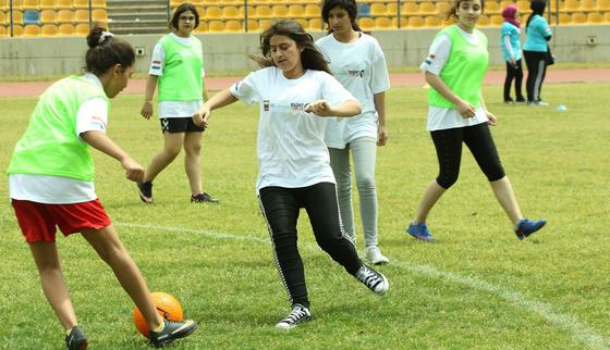 SAHA Football Unites War Child meisjes voetballen_War Child Libanon_160410